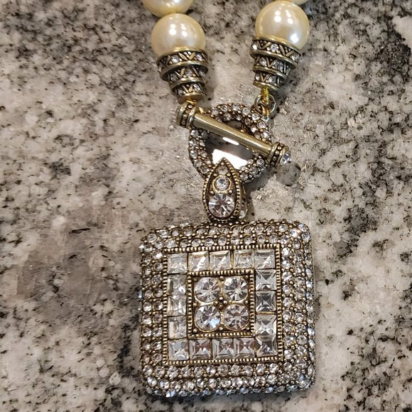 Heidi Daus Swarovski Crystal Necklace with toggle closure - Picture 12 of 16